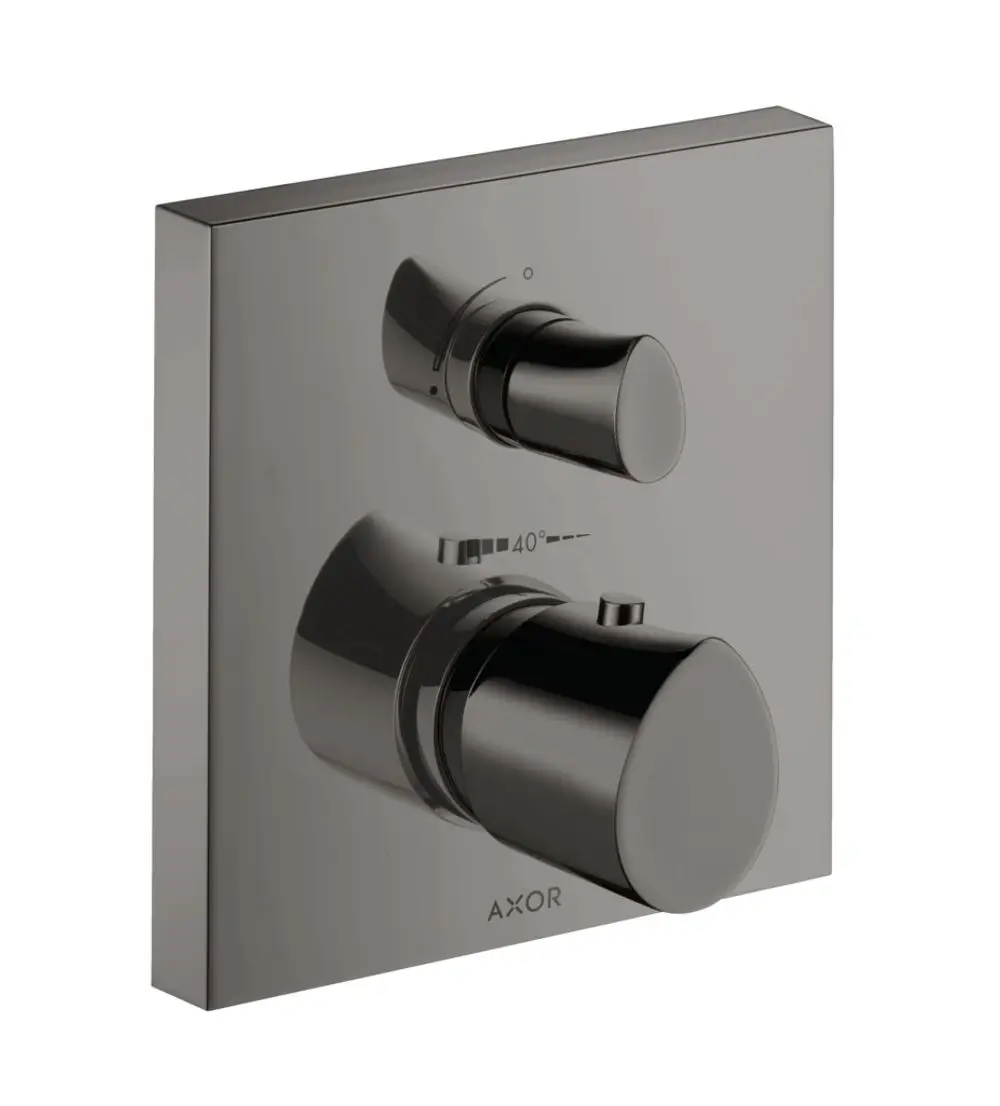 Thermostat mit zwei Bedienelementen in poliertem Schwarzchrom, montiert auf einer quadratischen Wandplatte, mit AXOR-Logo.